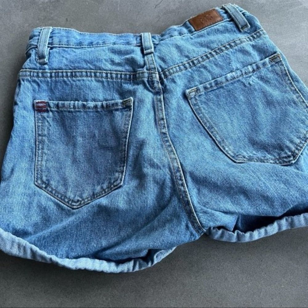 BDG Urban Outfitters Mom High-Rise Jean Shorts – Size 25 - Picture 4 of 4